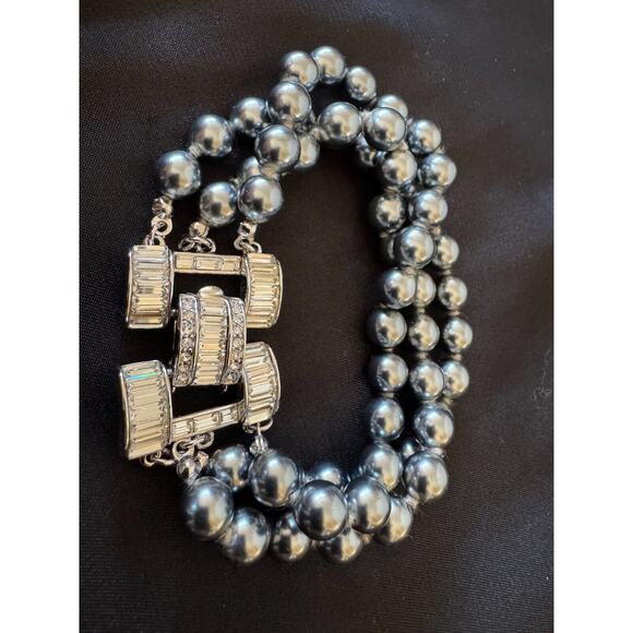 KJL Gray Pearl Bracelet 3 Multi Strand Silver Rhinestone Baguette Clasp Wedding - Picture 6 of 10